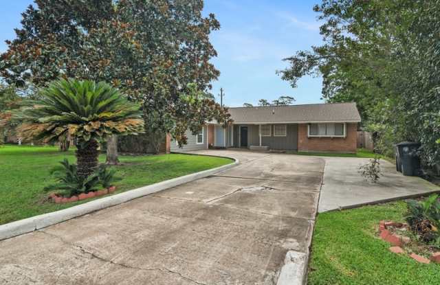 1622 Hollow Hook Road - 1622 Hollow Hook Road, Houston, TX 77080