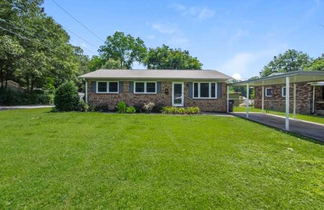 302 South Pine Street - 302 South Pine Street, Dallas, NC 28034
