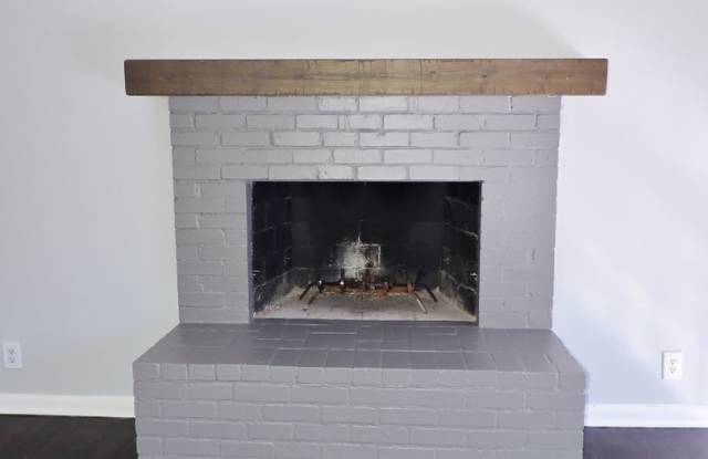 4613 Winthrop Avenue East Gallery 3