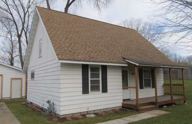 Spacious and Private 4-bed, 3-bath House in Desirable Highland Park Neighborhood of St. Paul! photos photos