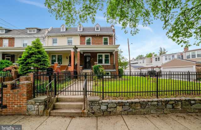 330 MISSOURI AVENUE NW photos photos