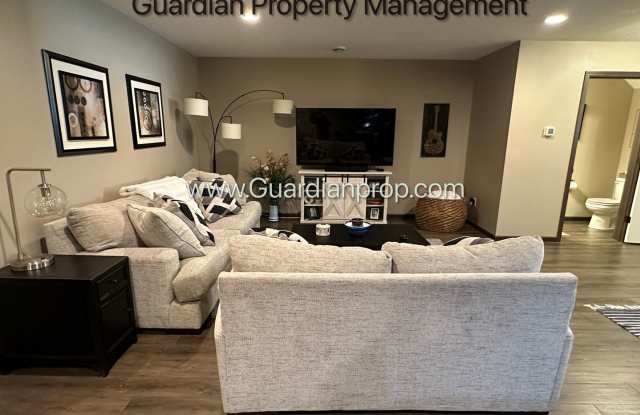 Lakeville 2 Bedroom Town Home, 2 Car Garage, 2.5 Baths, Available November Gallery 3