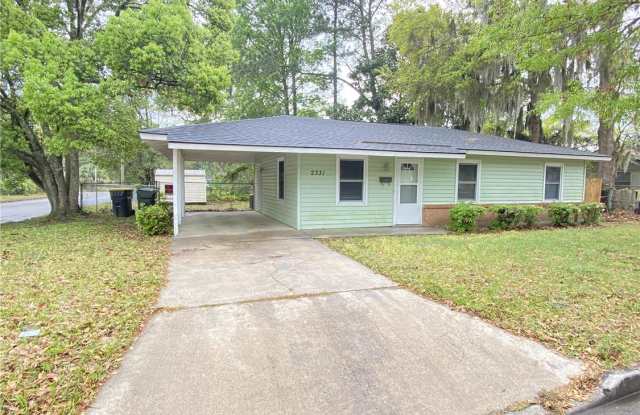 2331 Larkin Ave photos photos