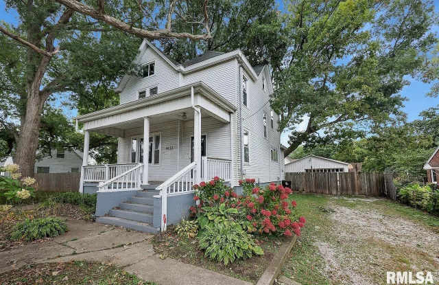 4121 N University St photos photos