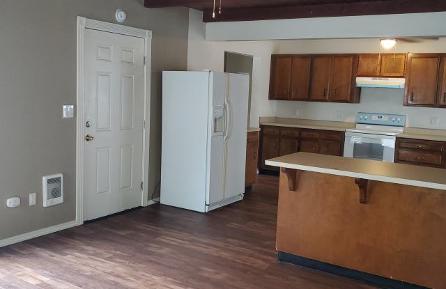 3213 Center Street NortheastUnit A photos photos