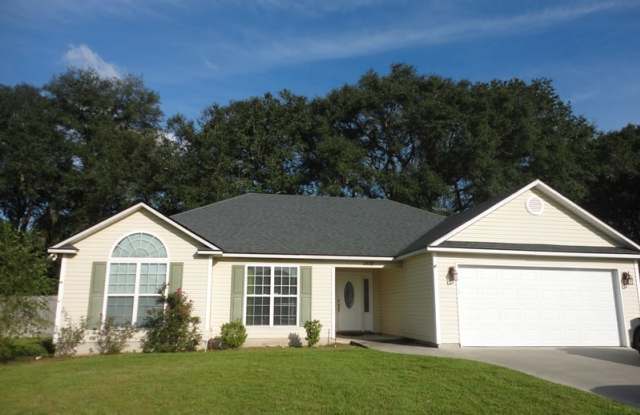 Charming 3BR Home with Open Split Floor Plan, Vaulted Ceilings & 2-Car Garage in Valdosta photos photos