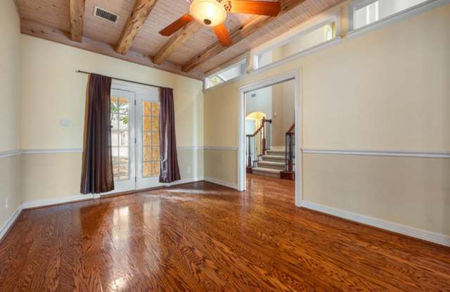 Spacious 2 Story 5 Bedroom , 4 full bathrooms located in Stone Oak! Gallery 4