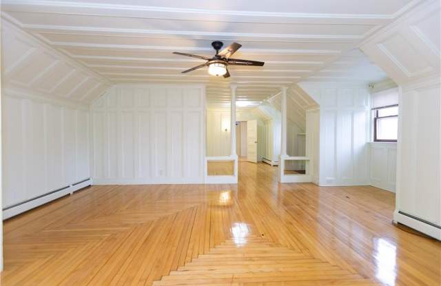 258 Pawtucket Avenue - 258 Pawtucket Avenue, East Providence, RI 02916