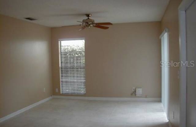 10705 MEADOWGLEN LANE Gallery 4