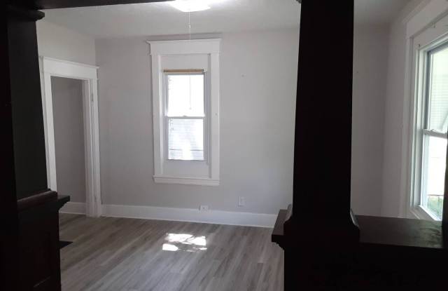 Nice 2BR/1BA house Gallery 4