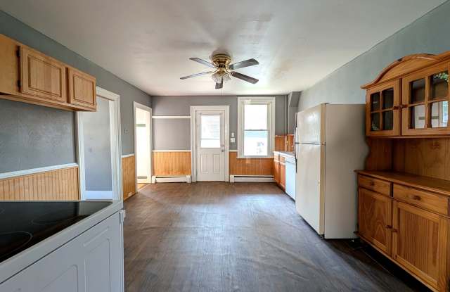 104 Elm Street Gallery 4