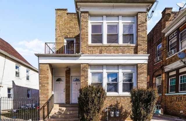 420 Paulison Ave - 420 Paulison Avenue, Passaic, NJ 07055