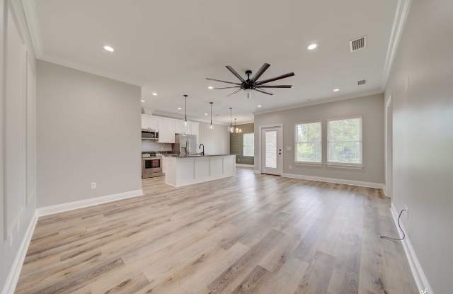 4447 Huckleberry Lane Gallery 3