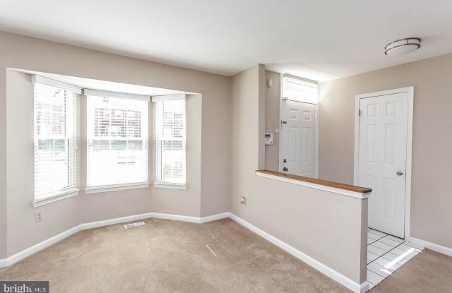 8002 UPPERFIELD LANE Gallery 2