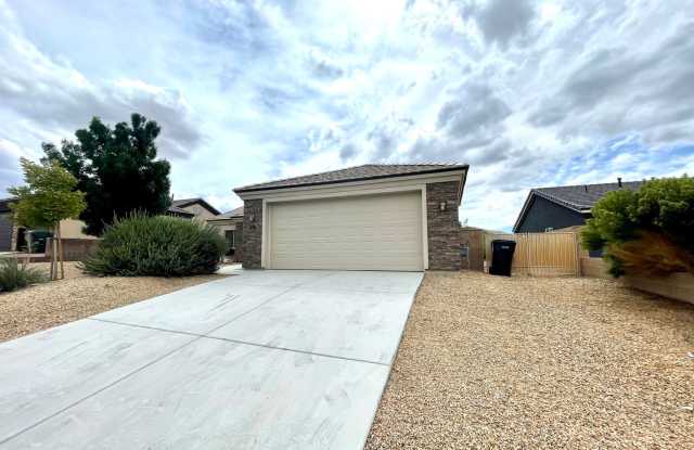 Beautiful 3 Bedroom Home in Hualapai Shadows! *HOME IS CURRENTLY OCCUPIED, PLEASE DO NOT DISTURB THE TENANTS* Gallery 3