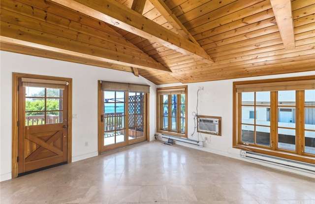 2007 S Coast Hwy Gallery 2