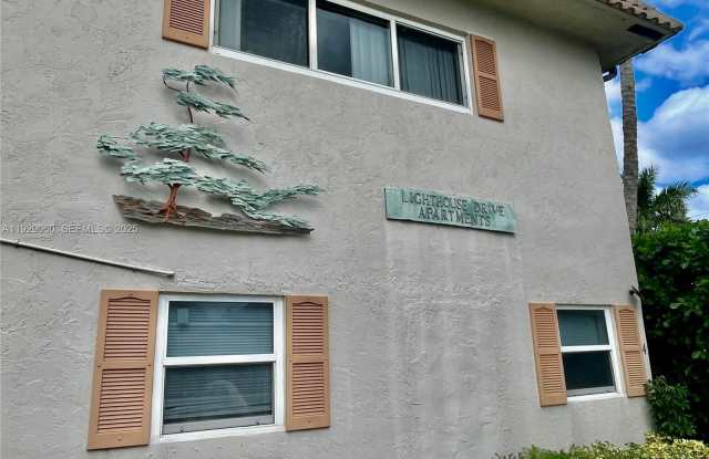 2161 NE 42nd St photos photos