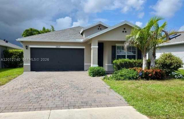 3809 SE Lee St photos photos