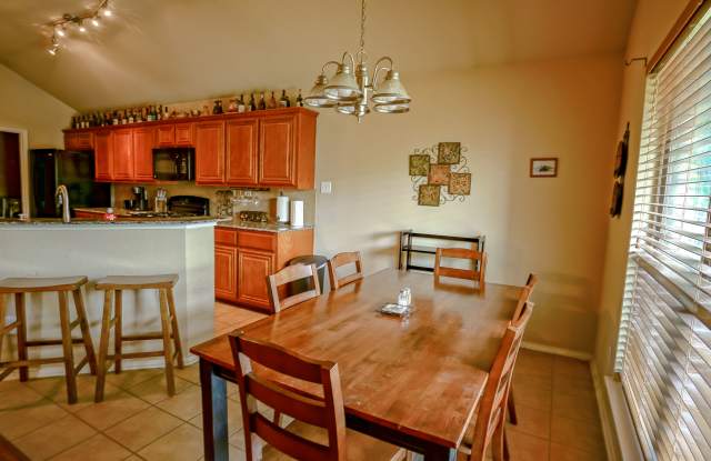 8430 Painted Wagon photos photos