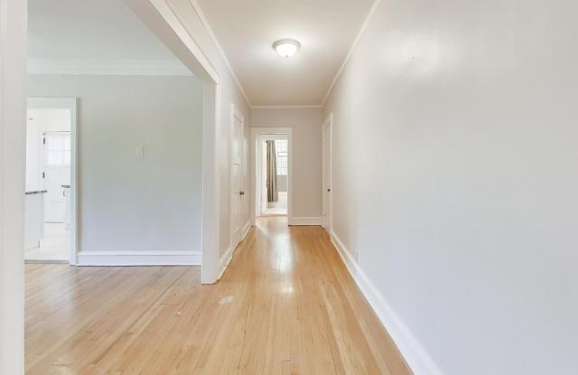 5421 S Dorchester Avenue Gallery 3