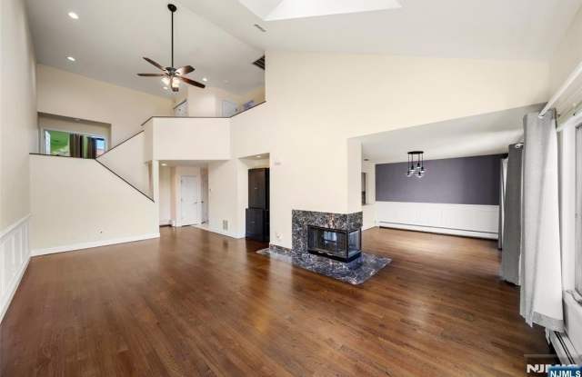 403 Dogwood Court Gallery 3