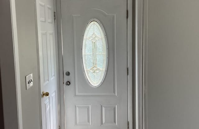 For Rent / En Alquiler 3 Bedroom House Lakehurst - 724 Cedar Street, Lakehurst, NJ 08733