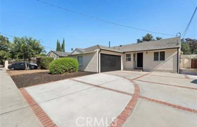13739 Wyandotte Street Gallery 2
