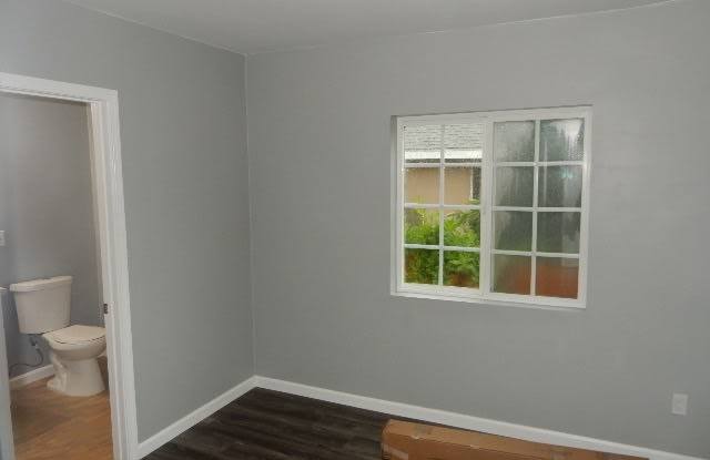 3513 47th Street - 1 Gallery 2
