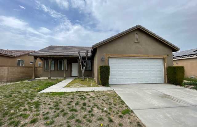 CLEAN  CRISP! 4+2 HOUSE! Move-in Ready! - 45537 Stanridge Avenue, Lancaster, CA 93535