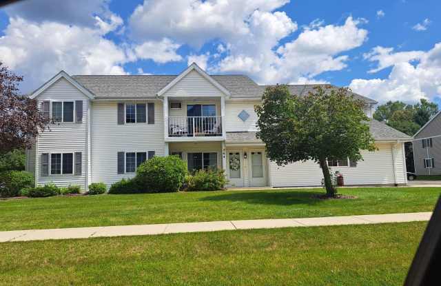Upper 2 Bedroom 1.5 Bath with 1 Car Garage - 264 Minz Park Circle, West Bend, WI 53095