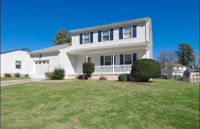 Spacious 3-Bedroom Home with Fenced Backyard in Denbigh Shores Gallery 1