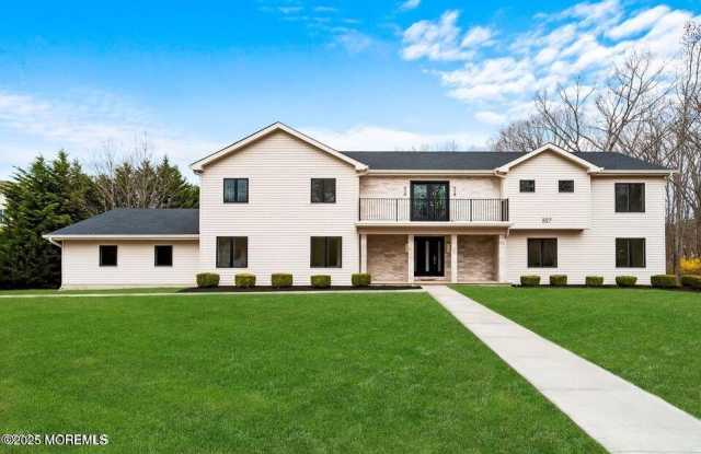 527 Woodview Road photos photos