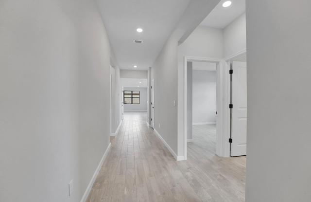845 Southeast Courances Drive Gallery 4