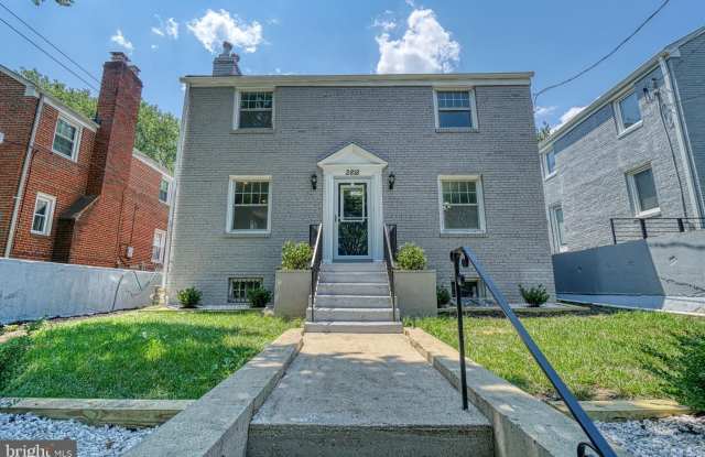 2818 18TH STREET NE - 2818 18th Street Northeast, Washington, DC 20018