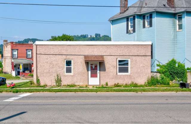520 Glenwood Ave Ambridge PA 15003 photos photos