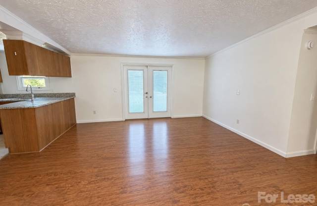 1330 Mecklenburg Highway Gallery 3