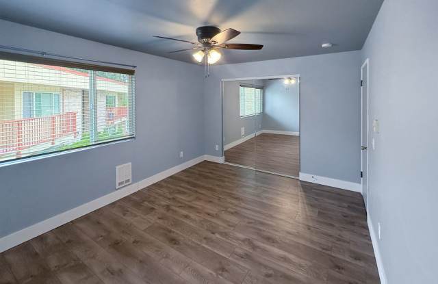 Beautiful and Bright View Ridge Condo Gallery 3