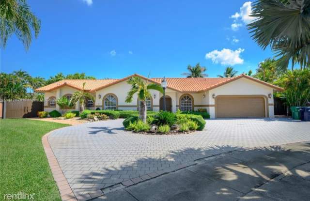 4501 SW 146th Ct #4501 - 4501 SW 146th Ct, Kendale Lakes, FL 33175 4501 SW 146th Ct #4501 - 4501 SW 146th Ct, Kendale Lakes, FL 33175