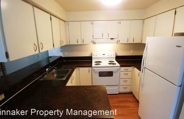 821 Essex Place NE.  #1-B Gallery 4