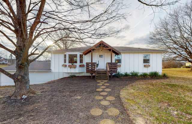 Stunning home situated on over 1 acre in North Thompson’s Station! photos photos