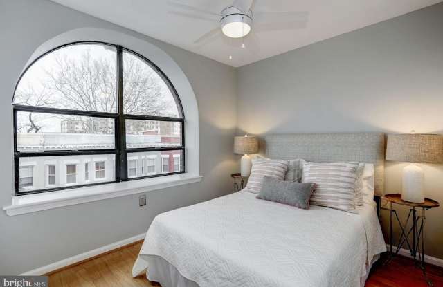 1438 Meridian Place Northwest Gallery 2