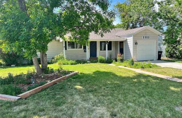 Cozy home right in the heart of the Denver metro area photos photos