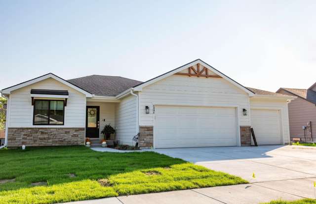 Stunning 4 Bed, 3 Bath Home | 3-Car Garage | Scenic Meadows photos photos