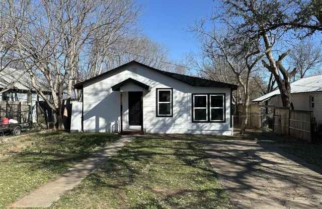 401 Walker Street - 401 Walker Street, Glen Rose, TX 76043