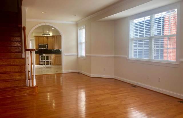 2923 Fait Ave Gallery 3