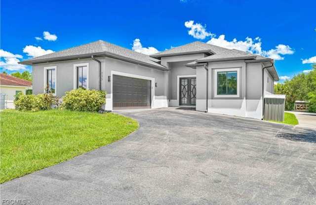 233 37th Avenue NW photos photos