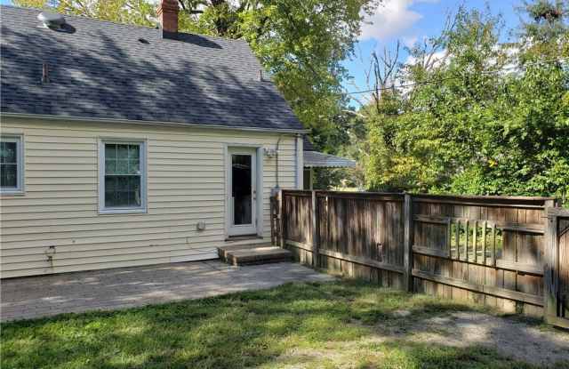 1319 Devers Road Gallery 3