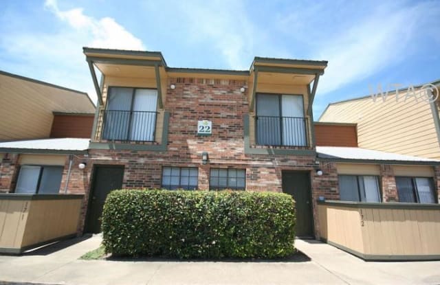 1606 IH 35 Frontage Rd - 1606 S Ih 35, San Marcos, TX 78666