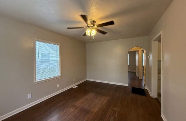 2 Bedroom with a Full Basement and Garage Gallery 3