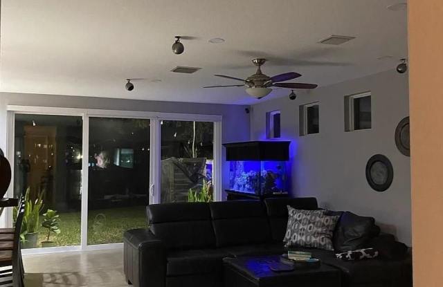 16207 SW 48th St photos photos
